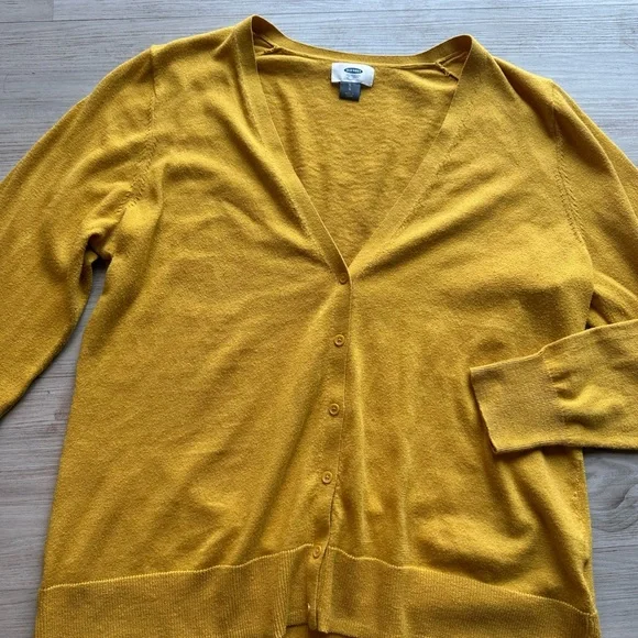 Old Navy Button Front Cardigan Sweater - Picture 3 of 8